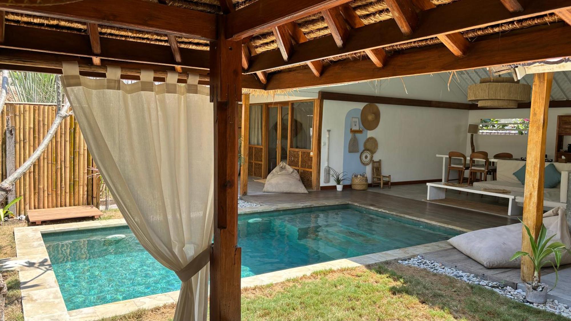 Villa Oceane Gili Air Exterior photo